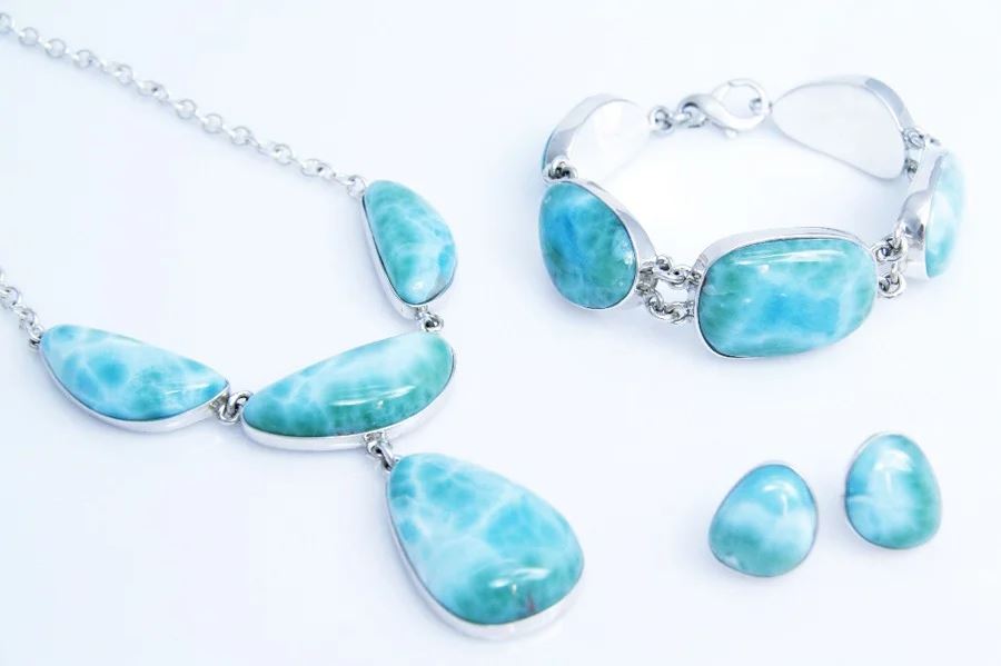 Larimar Gemstone Jewelry Buying Guide (Must-Know Tips & Benefits)