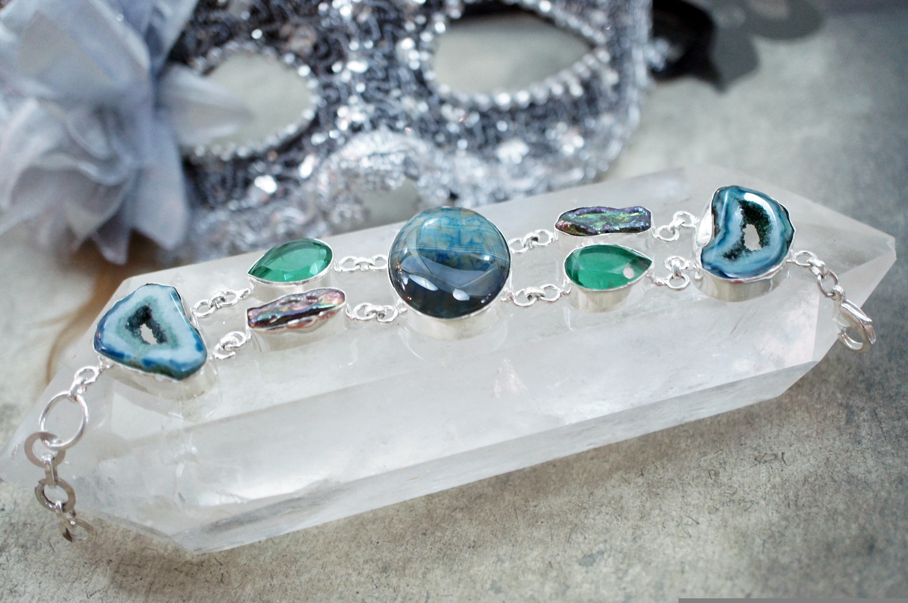 Silver Jewelry Manufacturing: Supplying 925 Gemstone Collections to USA, UK, and Germany Boutiques