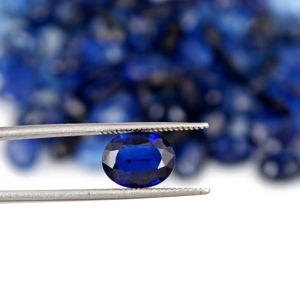 Blue Kyanite Oval 7x9 MM- 20.5ct Stone