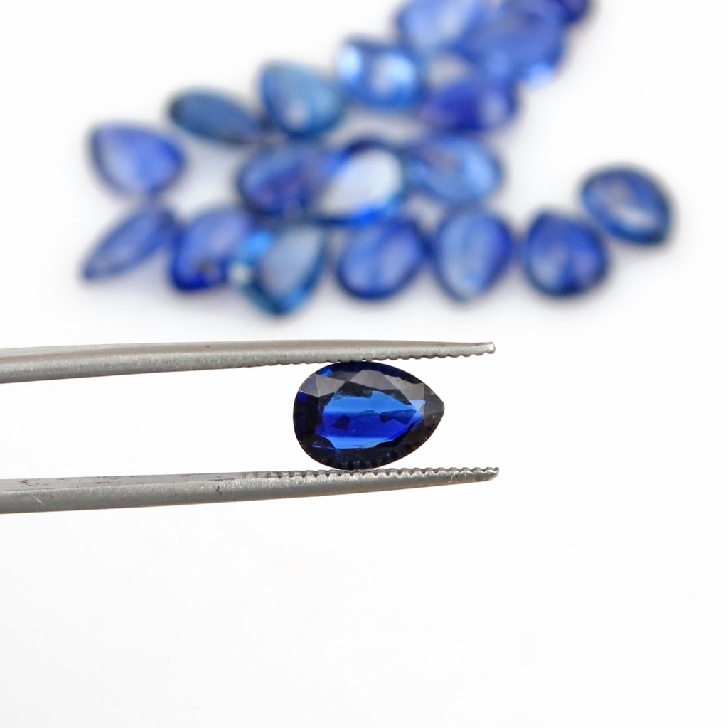 Natural Kyanite Pear Loose Gemstone For Jewelry Making