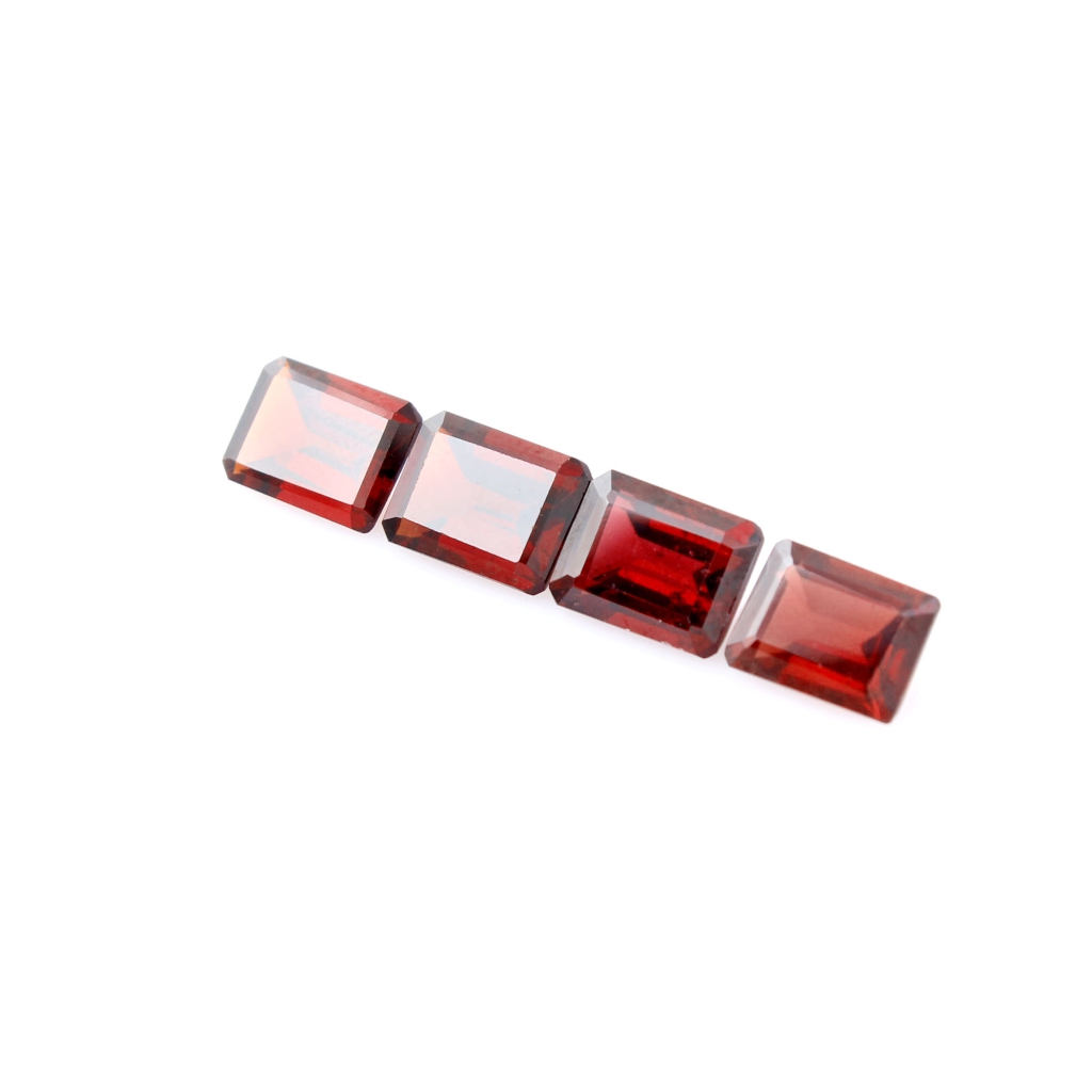 6x8mm Natural Octagon Garnet, 7.2ct Loose Gemstone for Jewelry Making. Perfect for Your Next Project.