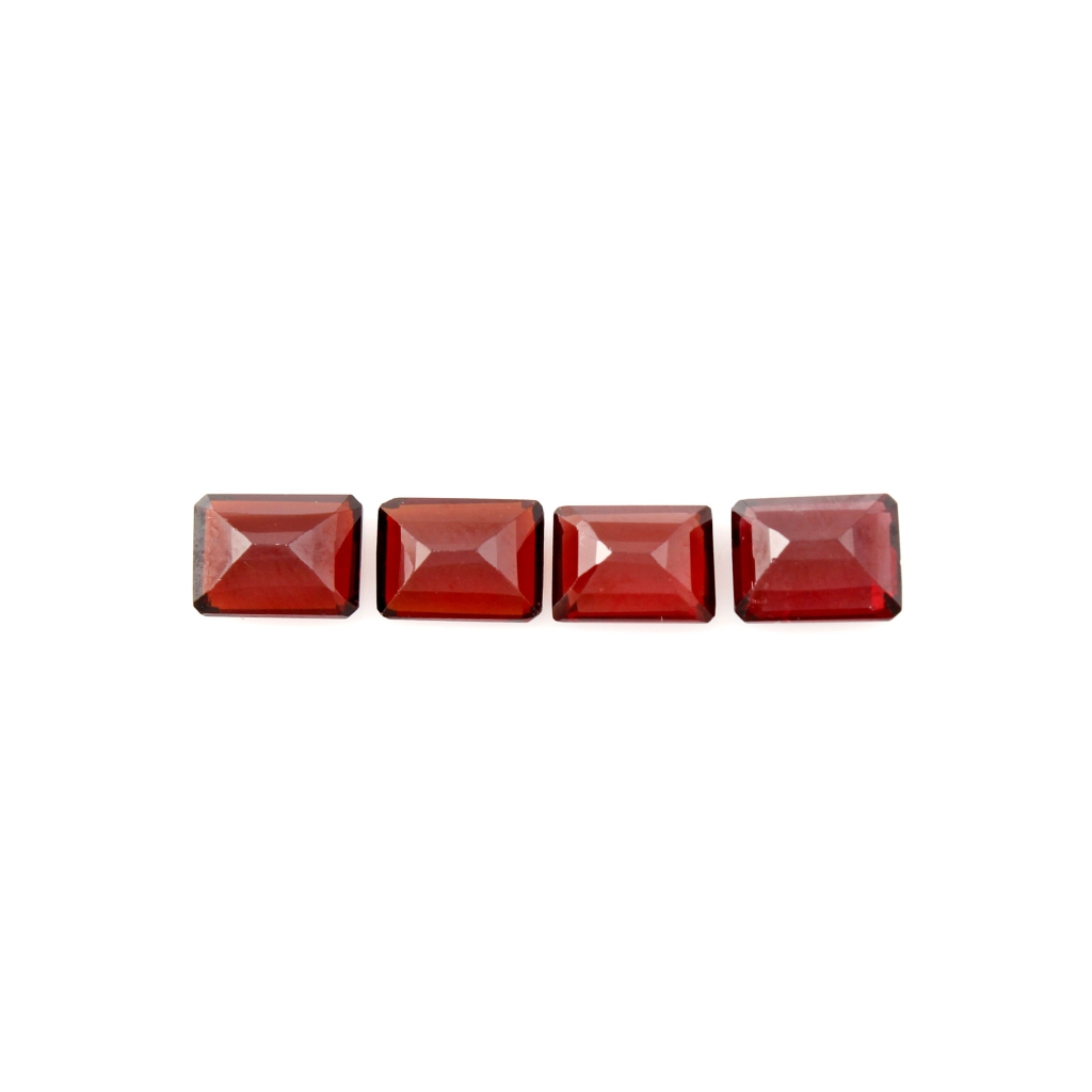 6x8mm Natural Octagon Garnet, 7.2ct Loose Gemstone for Jewelry Making. Perfect for Your Next Project.